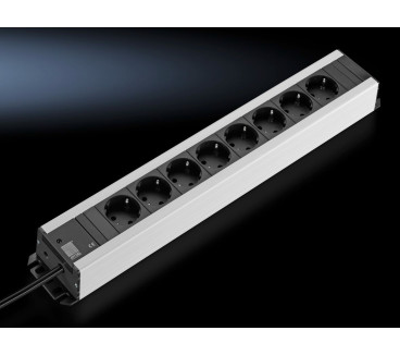 7000630 Bandeau 8 prises Schuko 19"